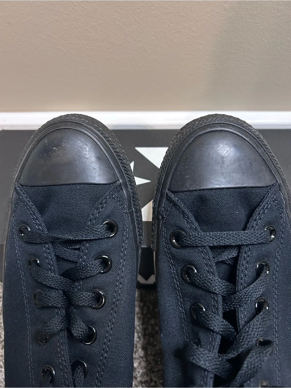 NIB Converse Chuck Taylor All Star Low-Top Sneaker w/DEFECTS Size 8 Men/10 Women